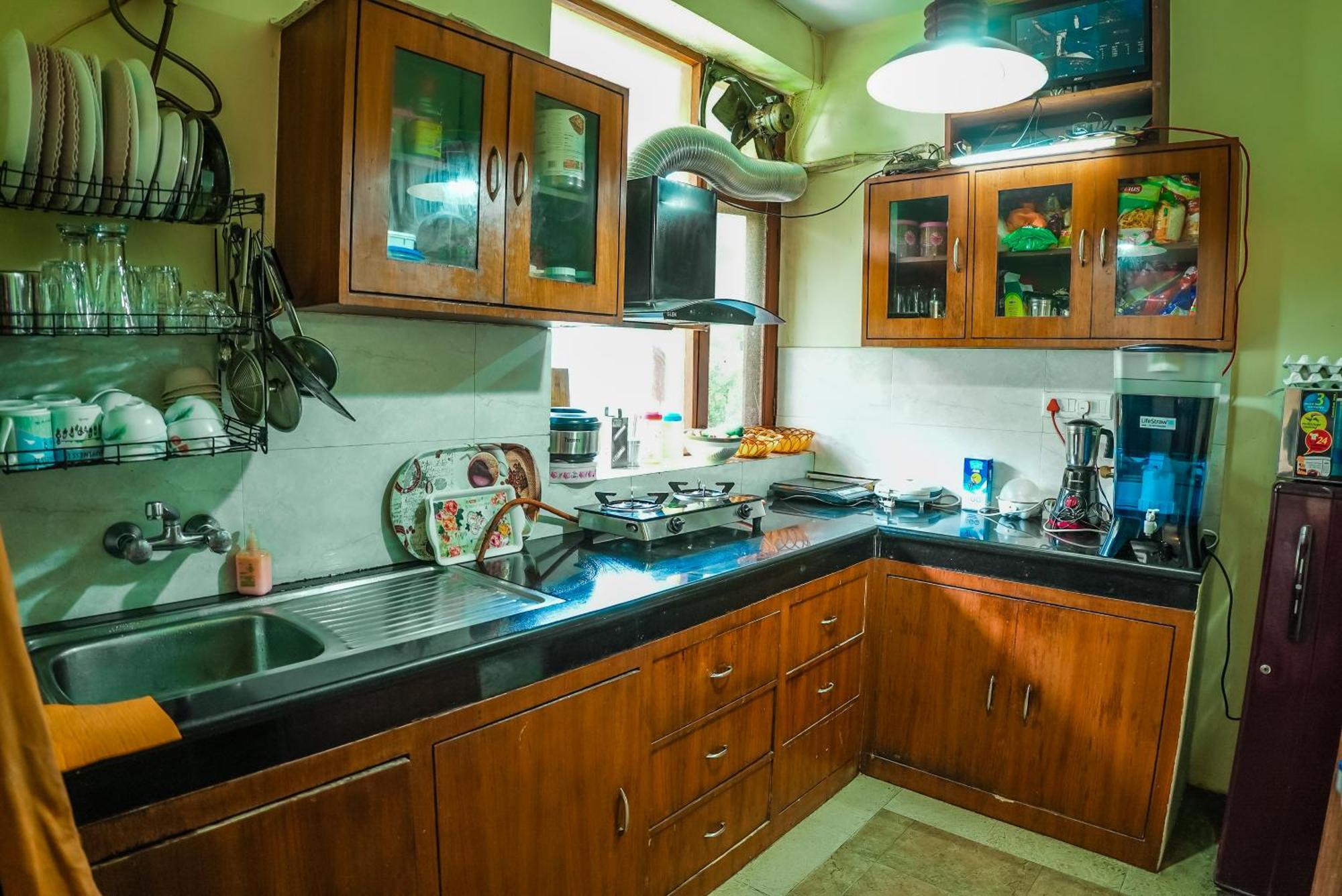 Hotel 4 Bedroom Luxury In With Beautiful Scenic Mountain & Orchard View Manali (Himachal Pradesh)