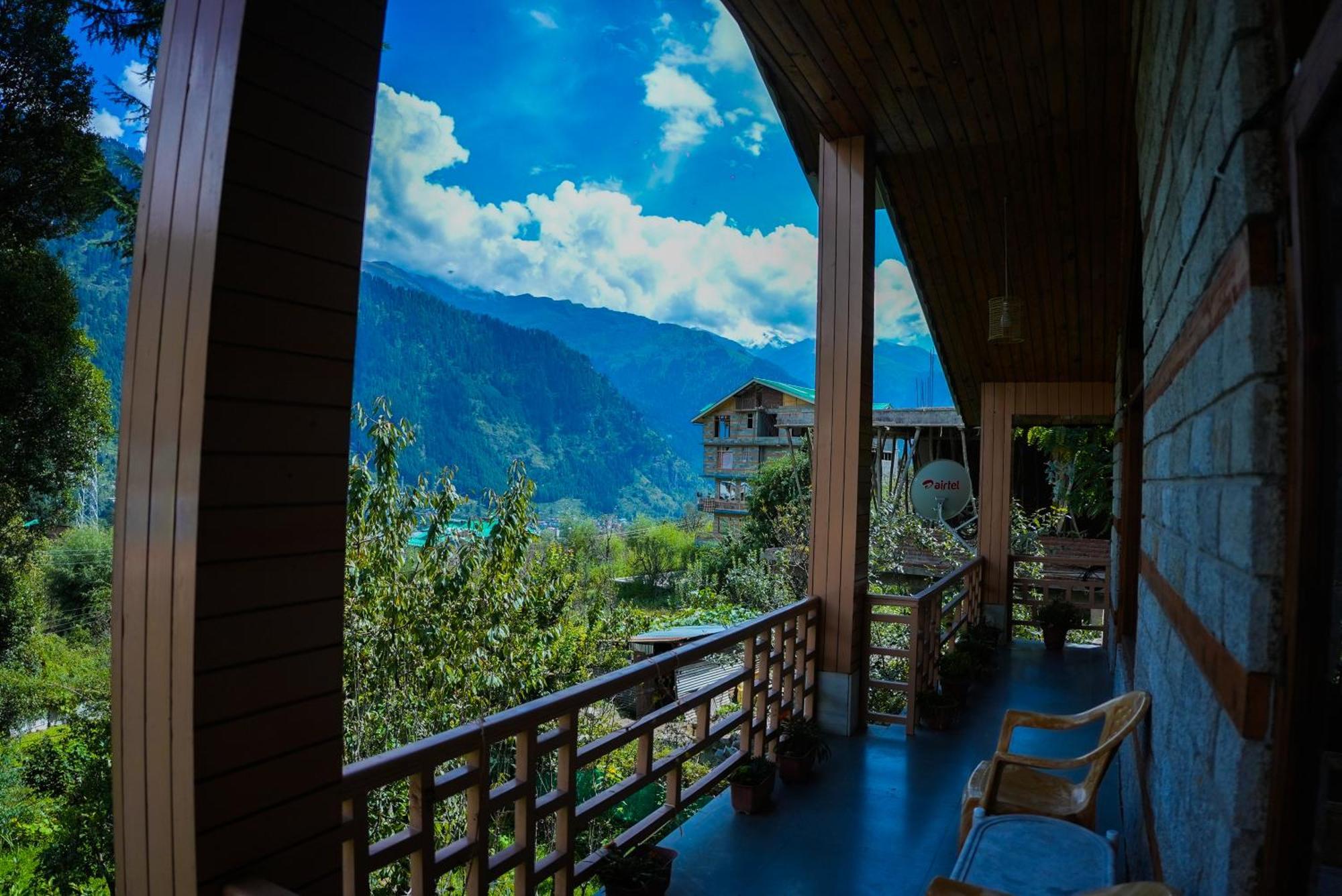 Hotel 4 Bedroom Luxury In With Beautiful Scenic Mountain & Orchard View