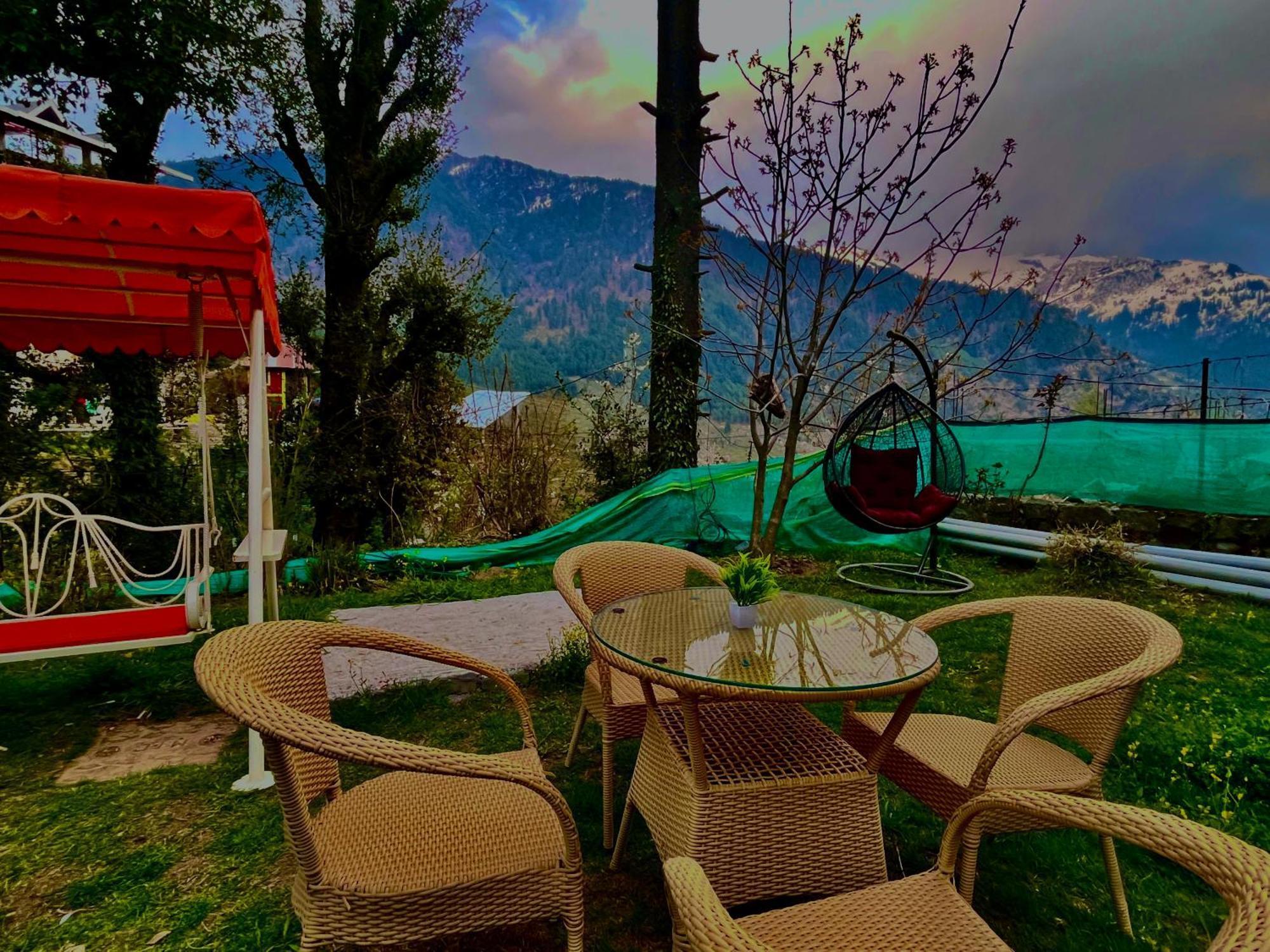 4 Bedroom Luxury In With Beautiful Scenic Mountain & Orchard View Hotel