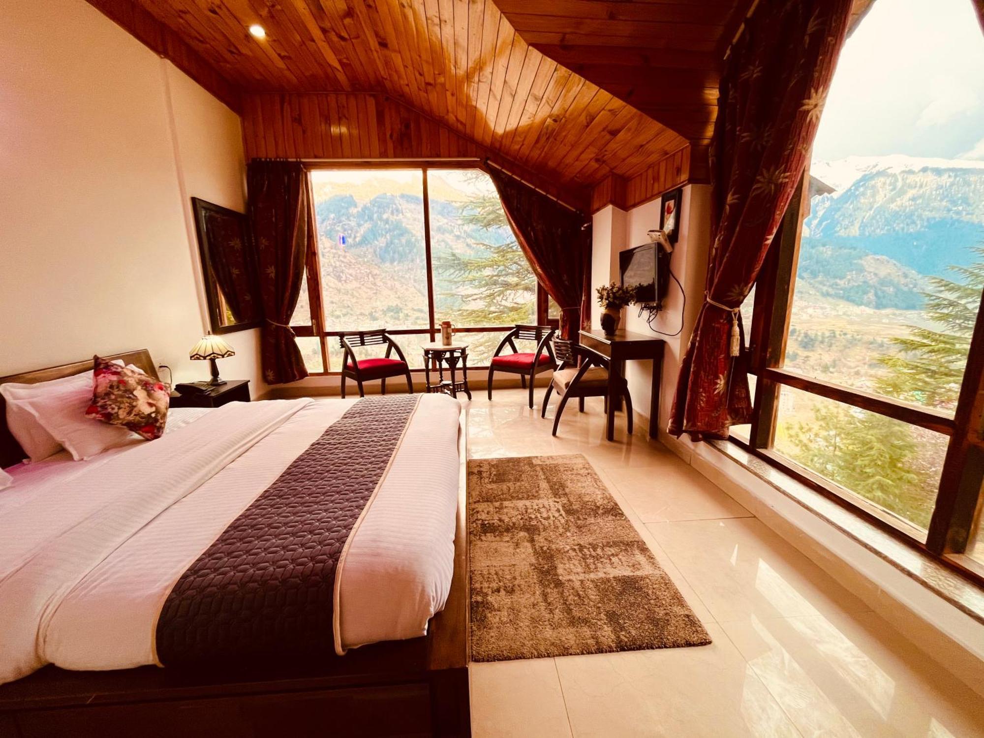 Hotel 4 Bedroom Luxury In With Beautiful Scenic Mountain & Orchard View