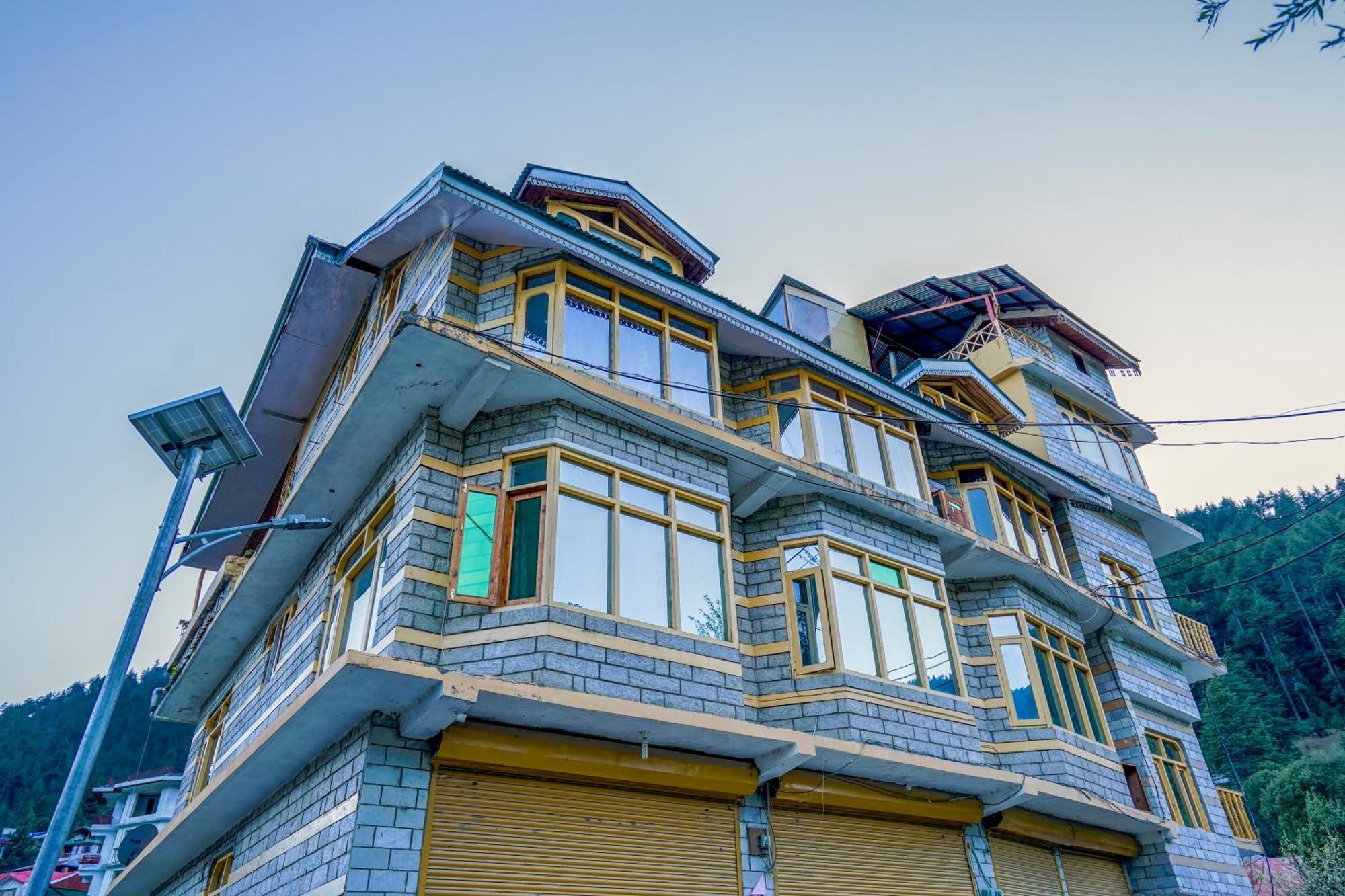 4 Bedroom Luxury In With Beautiful Scenic Mountain & Orchard View